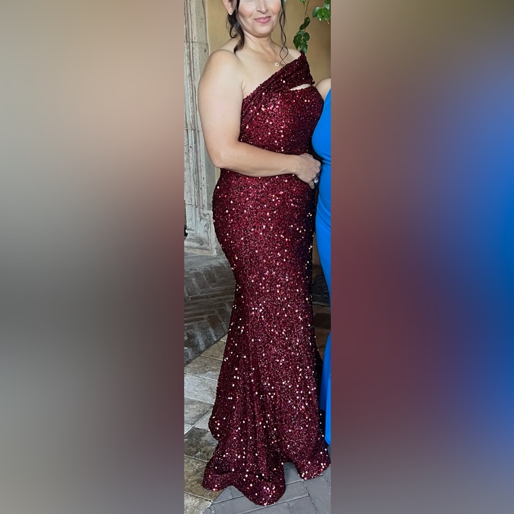 Prom one shoulder Cinderella Divine dress - Picture 3 of 3